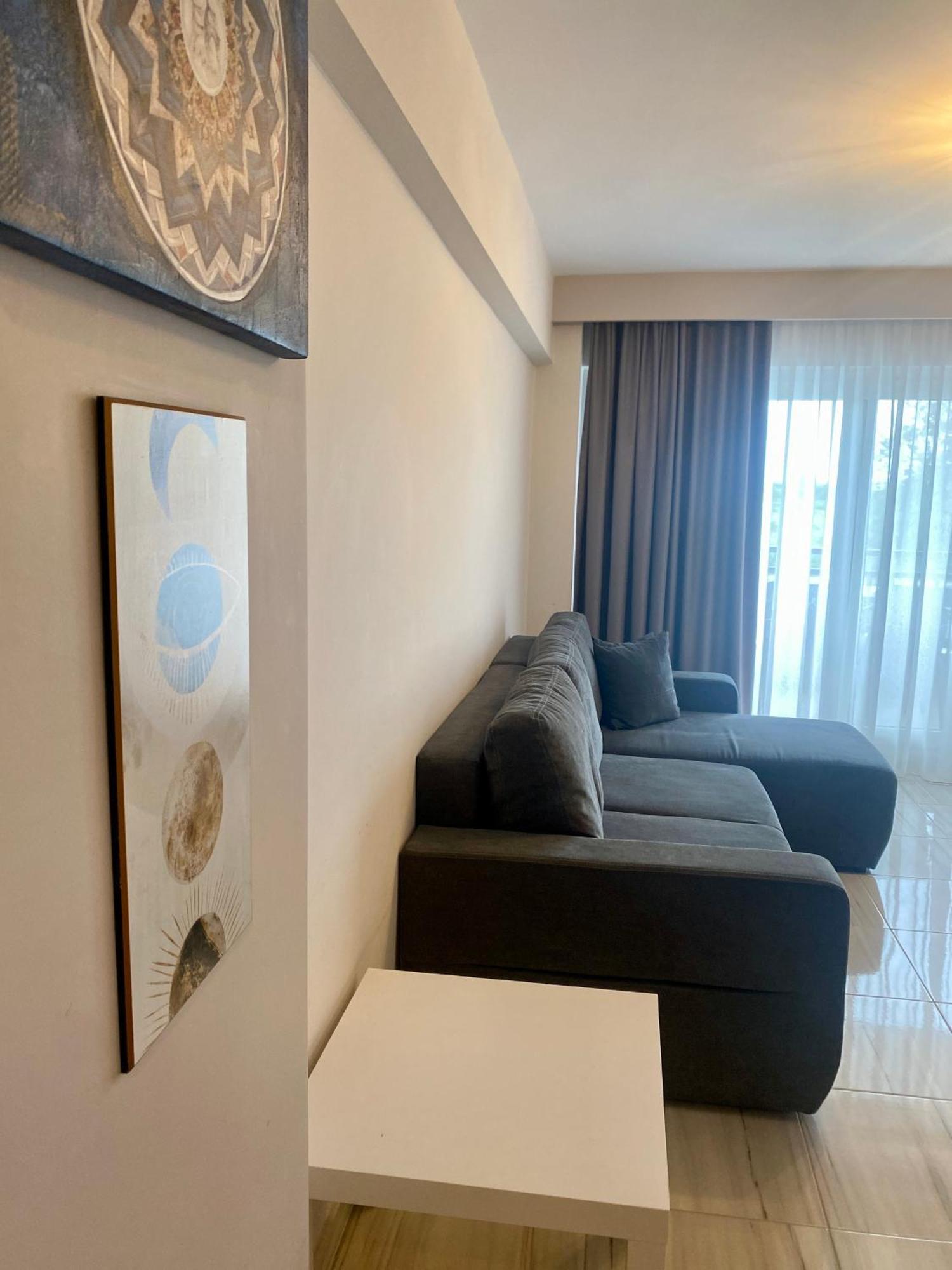 Thomas & 2 Apartment